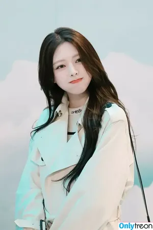 itzy.all.in.us / Shin Yu Na / Yuna ITZY / 유나 nude photo #0371