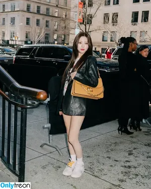 itzy.all.in.us / Shin Yu Na / Yuna ITZY / 유나 nude photo #0382