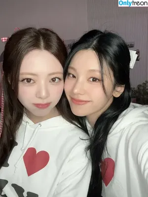 itzy.all.in.us / Shin Yu Na / Yuna ITZY / 유나 nude photo #0396