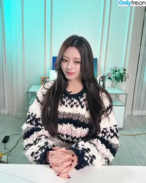 itzy.all.in.us / Shin Yu Na / Yuna ITZY / 유나 nude photo #0421