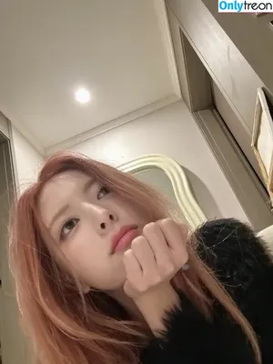 itzy.all.in.us / Shin Yu Na / Yuna ITZY / 유나 nude photo #0429