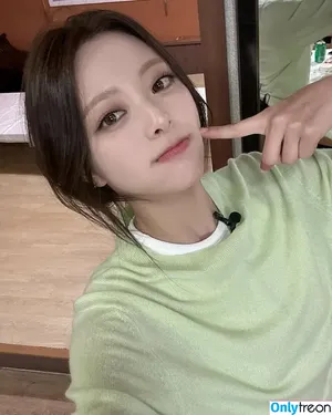 itzy.all.in.us / Shin Yu Na / Yuna ITZY / 유나 nude photo #0430