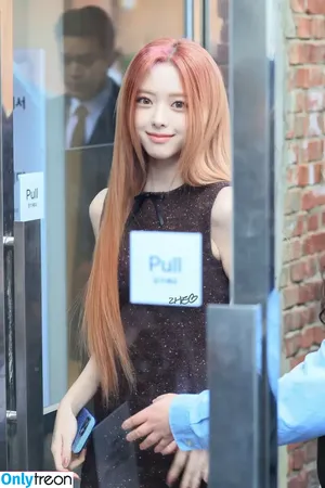 itzy.all.in.us / Shin Yu Na / Yuna ITZY / 유나 nude photo #0448