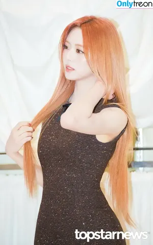 itzy.all.in.us / Shin Yu Na / Yuna ITZY / 유나 nude photo #0450