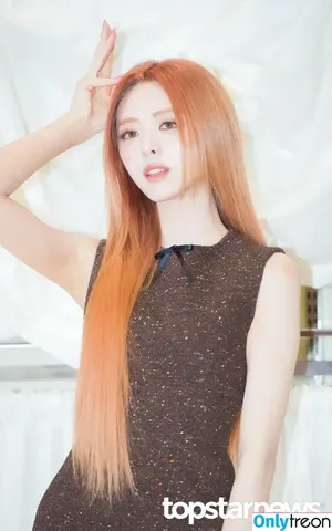 itzy.all.in.us / Shin Yu Na / Yuna ITZY / 유나 фото голая #0456
