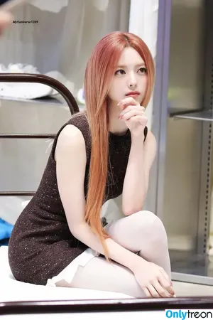 itzy.all.in.us / Shin Yu Na / Yuna ITZY / 유나 фото голая #0457