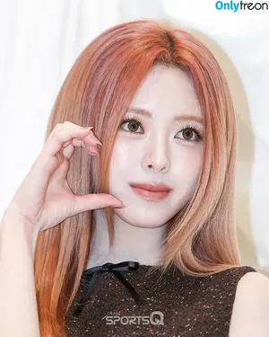 itzy.all.in.us / Shin Yu Na / Yuna ITZY / 유나 фото голая #0474