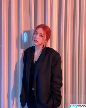 itzy.all.in.us / Shin Yu Na / Yuna ITZY / 유나 фото голая #0489