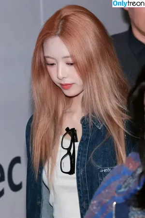 itzy.all.in.us / Shin Yu Na / Yuna ITZY / 유나 фото голая #0502