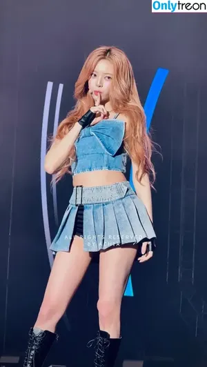 itzy.all.in.us / Shin Yu Na / Yuna ITZY / 유나 фото голая #0539
