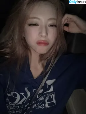 itzy.all.in.us / Shin Yu Na / Yuna ITZY / 유나 фото голая #0549