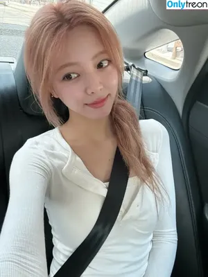 itzy.all.in.us / Shin Yu Na / Yuna ITZY / 유나 фото голая #0553