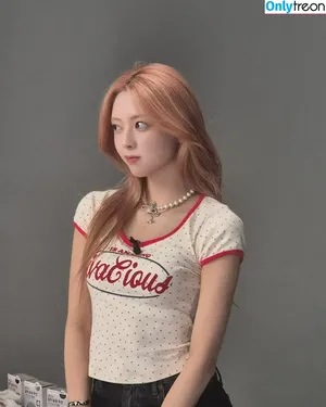itzy.all.in.us / Shin Yu Na / Yuna ITZY / 유나 nude photo #0562