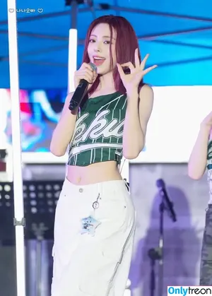 itzy.all.in.us / Shin Yu Na / Yuna ITZY / 유나 фото голая #0834