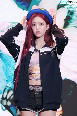 itzy.all.in.us / Shin Yu Na / Yuna ITZY / 유나 фото голая #0859