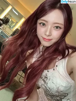 itzy.all.in.us / Shin Yu Na / Yuna ITZY / 유나 фото голая #0879