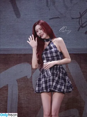 itzy.all.in.us / Shin Yu Na / Yuna ITZY / 유나 фото голая #0889