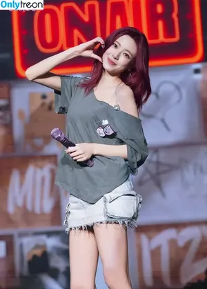 itzy.all.in.us / Shin Yu Na / Yuna ITZY / 유나 фото голая #0892