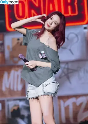 itzy.all.in.us / Shin Yu Na / Yuna ITZY / 유나 фото голая #0893