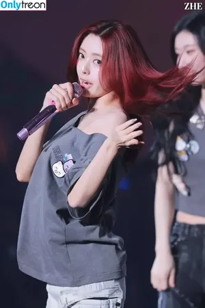 itzy.all.in.us / Shin Yu Na / Yuna ITZY / 유나 фото голая #0894