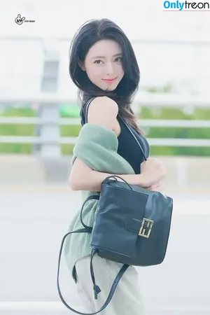itzy.all.in.us / Shin Yu Na / Yuna ITZY / 유나 фото голая #0905