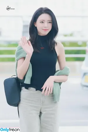 itzy.all.in.us / Shin Yu Na / Yuna ITZY / 유나 фото голая #0906