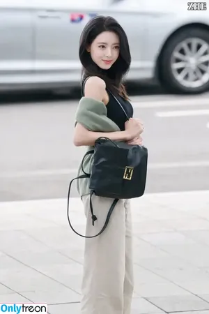 itzy.all.in.us / Shin Yu Na / Yuna ITZY / 유나 фото голая #0910