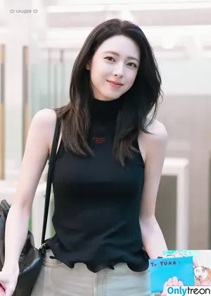itzy.all.in.us / Shin Yu Na / Yuna ITZY / 유나 фото голая #0914