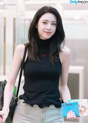 itzy.all.in.us / Shin Yu Na / Yuna ITZY / 유나 фото голая #0916