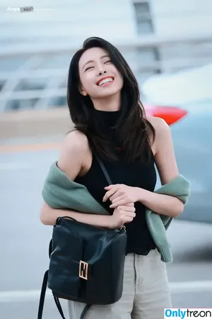 itzy.all.in.us / Shin Yu Na / Yuna ITZY / 유나 фото голая #0918