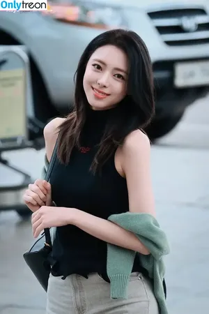 itzy.all.in.us / Shin Yu Na / Yuna ITZY / 유나 фото голая #0919