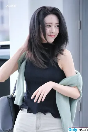 itzy.all.in.us / Shin Yu Na / Yuna ITZY / 유나 фото голая #0920