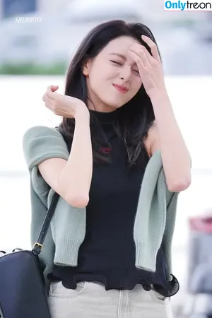 itzy.all.in.us / Shin Yu Na / Yuna ITZY / 유나 фото голая #0922