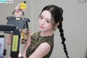 itzy.all.in.us / Shin Yu Na / Yuna ITZY / 유나 фото голая #0946