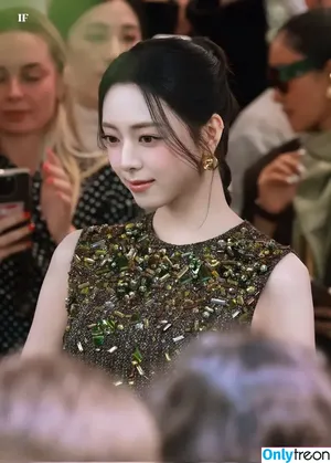 itzy.all.in.us / Shin Yu Na / Yuna ITZY / 유나 фото голая #0948