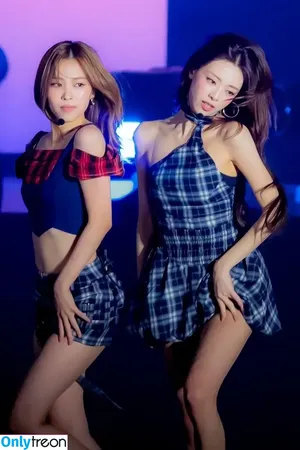 itzy.all.in.us / Shin Yu Na / Yuna ITZY / 유나 фото голая #0990