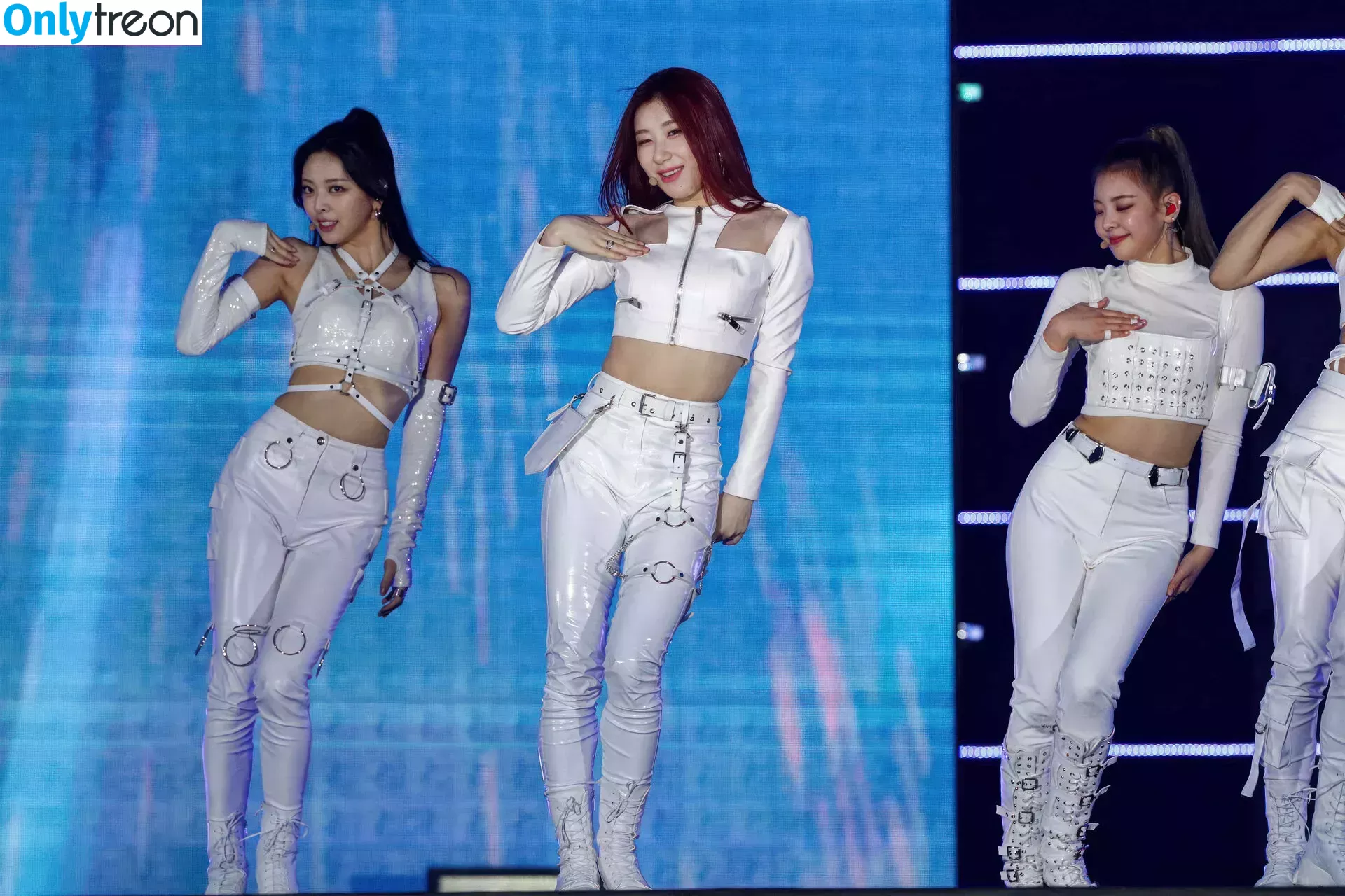 itzy.all.in.us голая photo #0084 (Shin Yu Na / Yuna ITZY / 유나)