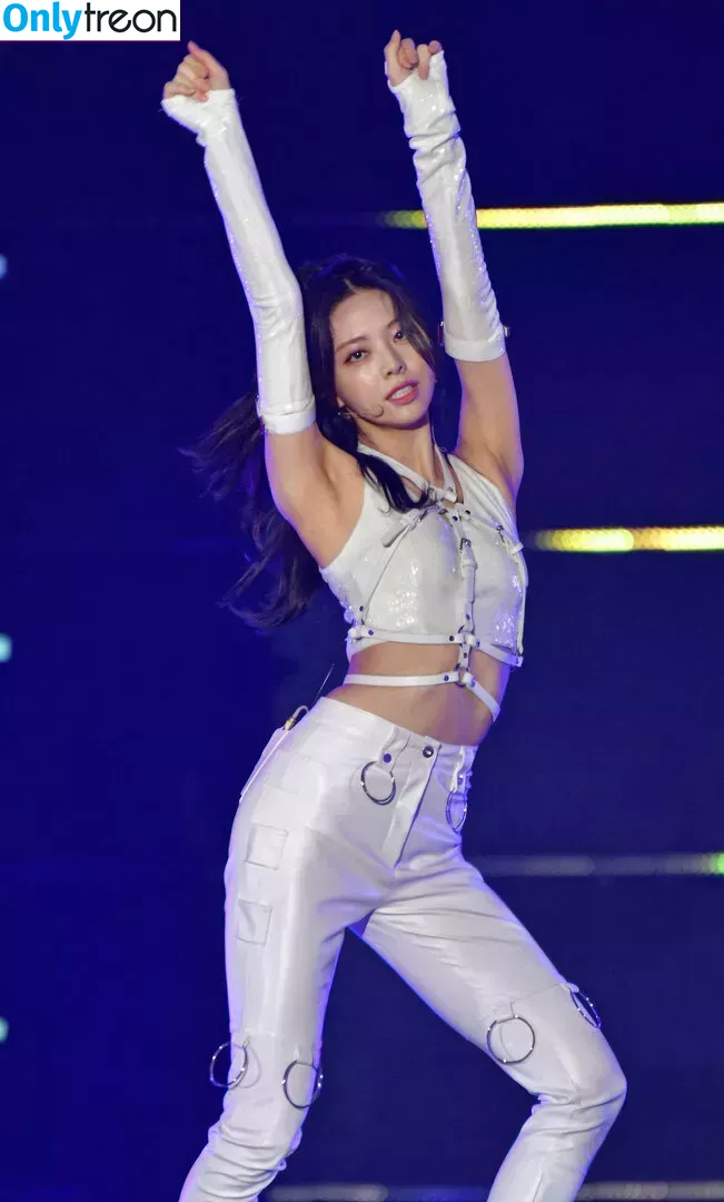 itzy.all.in.us голая photo #0086 (Shin Yu Na / Yuna ITZY / 유나)