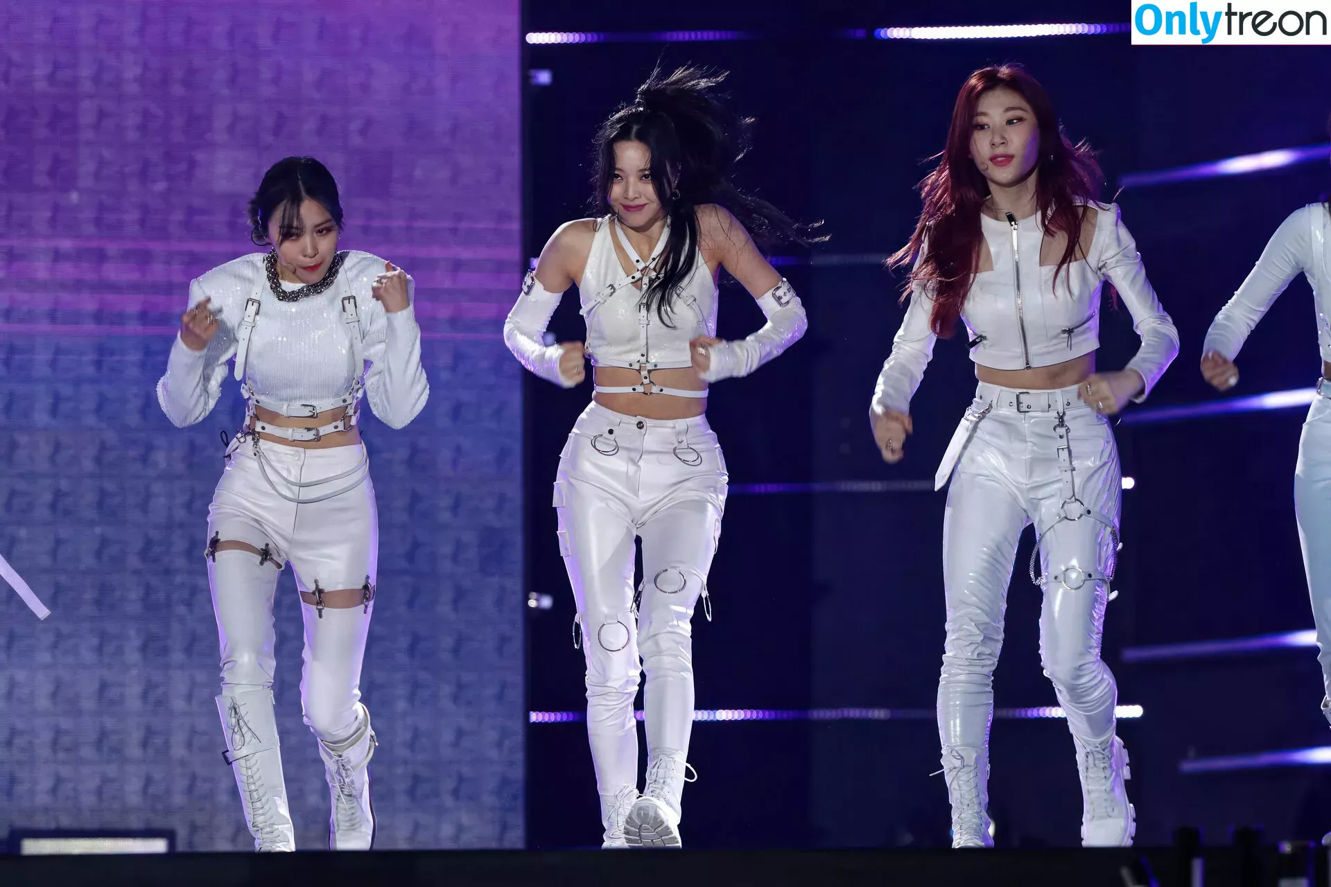 itzy.all.in.us голая photo #0087 (Shin Yu Na / Yuna ITZY / 유나)