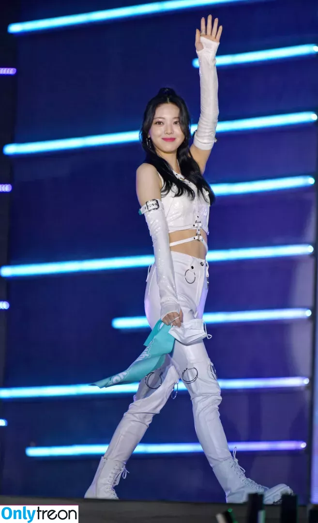 itzy.all.in.us голая photo #0091 (Shin Yu Na / Yuna ITZY / 유나)