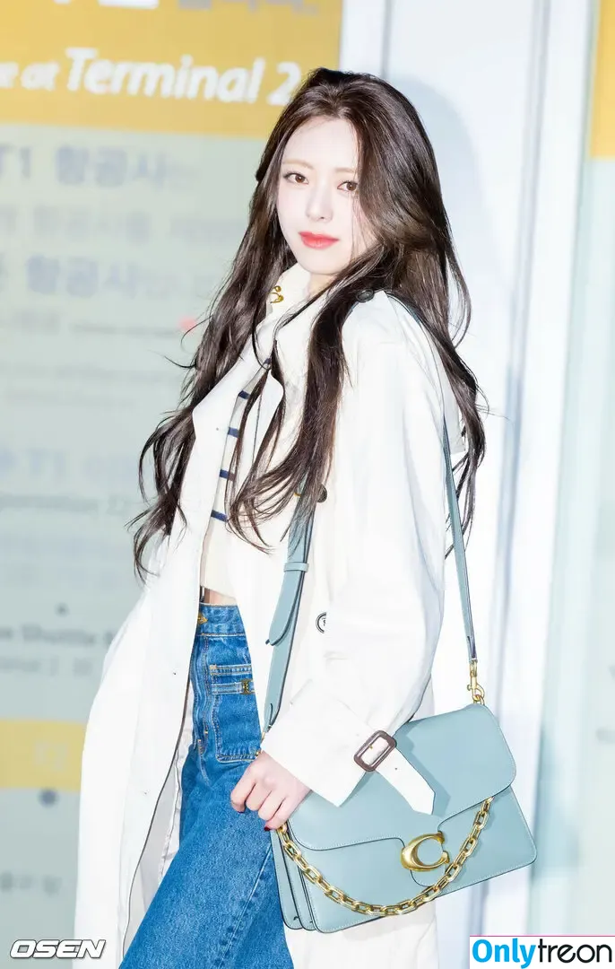 itzy.all.in.us голая photo #0357 (Shin Yu Na / Yuna ITZY / 유나)