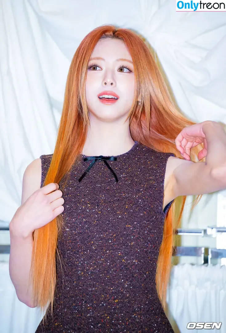 itzy.all.in.us nude photo #0470 (Shin Yu Na / Yuna ITZY / 유나)