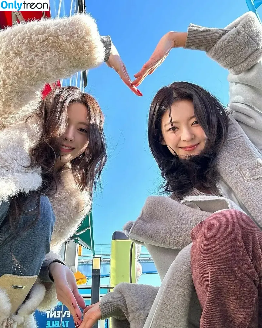 itzy.all.in.us nude photo #0486 (Shin Yu Na / Yuna ITZY / 유나)