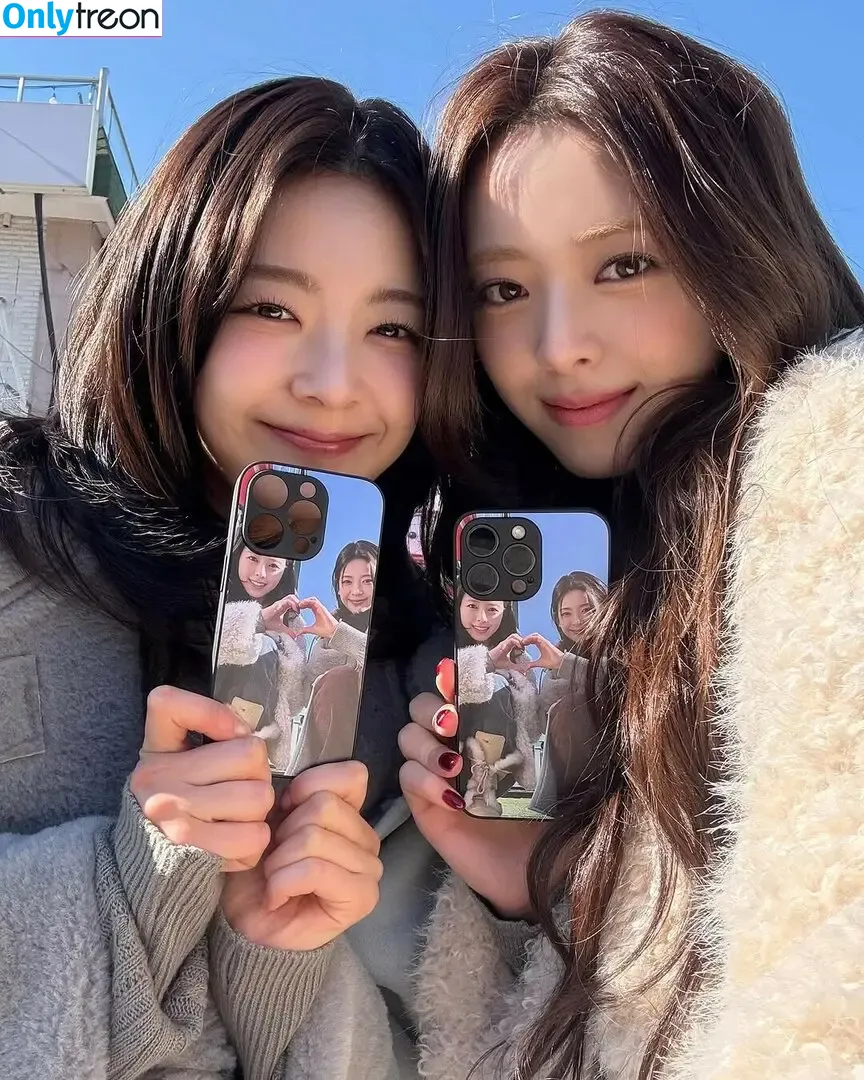 itzy.all.in.us nude photo #0487 (Shin Yu Na / Yuna ITZY / 유나)