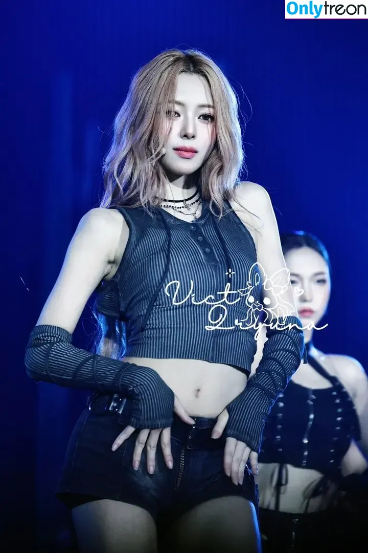 itzy.all.in.us голая photo #0531 (Shin Yu Na / Yuna ITZY / 유나)