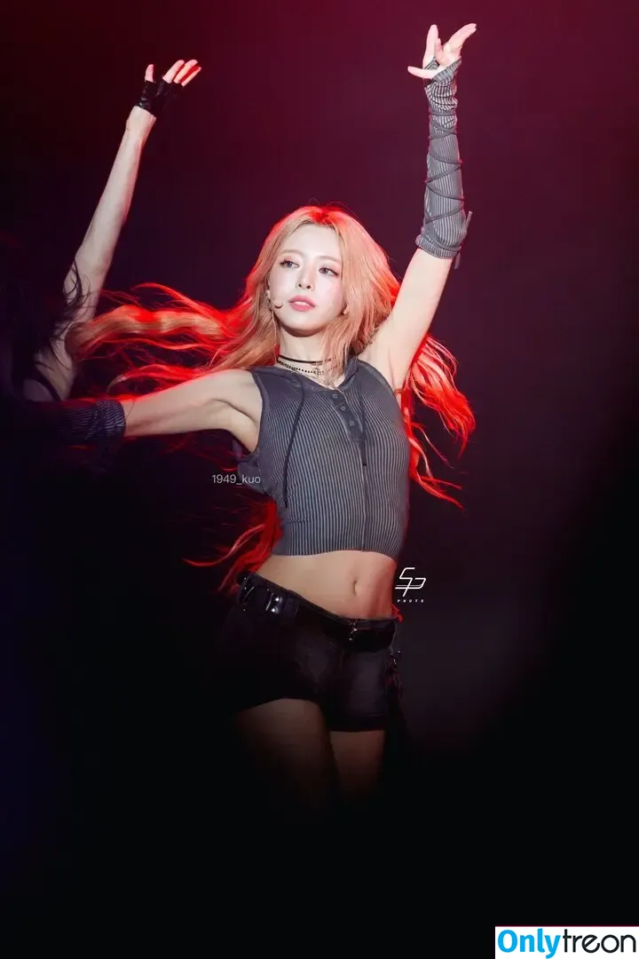 itzy.all.in.us голая photo #0533 (Shin Yu Na / Yuna ITZY / 유나)