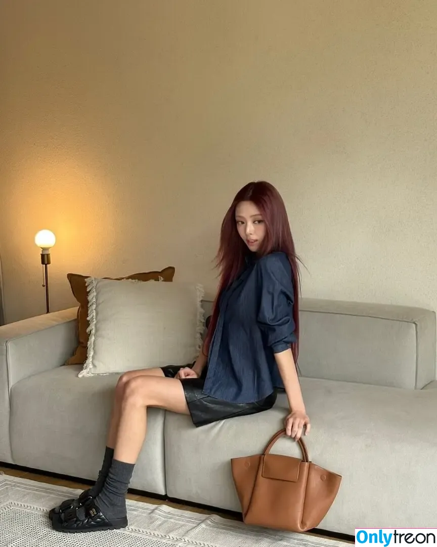 itzy.all.in.us голая photo #0805 (Shin Yu Na / Yuna ITZY / 유나)