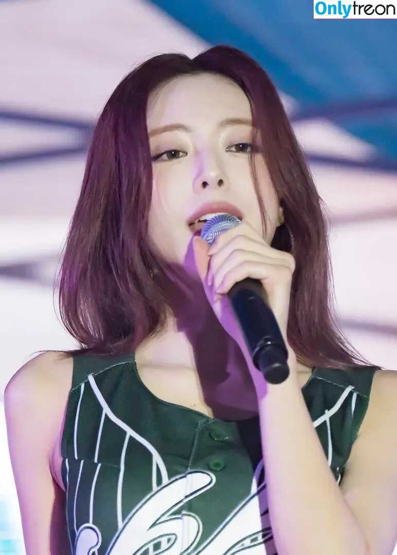 itzy.all.in.us голая photo #0831 (Shin Yu Na / Yuna ITZY / 유나)