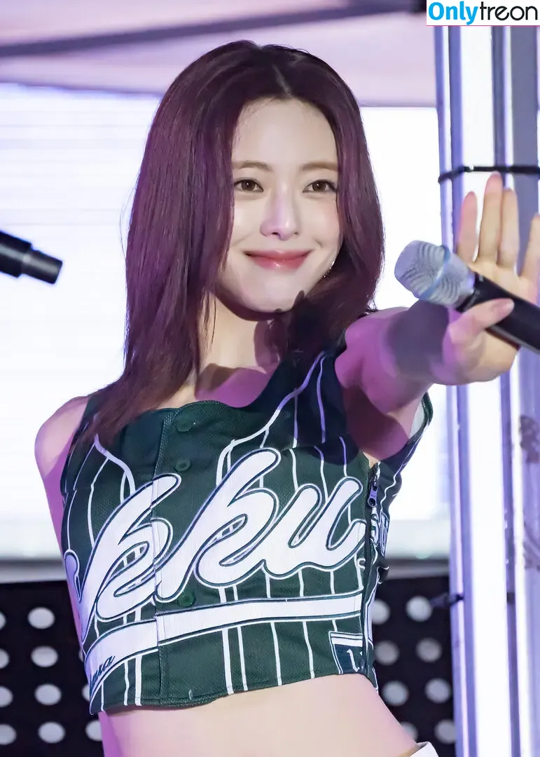 itzy.all.in.us голая photo #0832 (Shin Yu Na / Yuna ITZY / 유나)