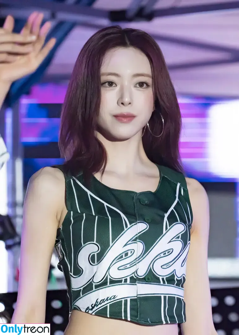 itzy.all.in.us голая photo #0835 (Shin Yu Na / Yuna ITZY / 유나)